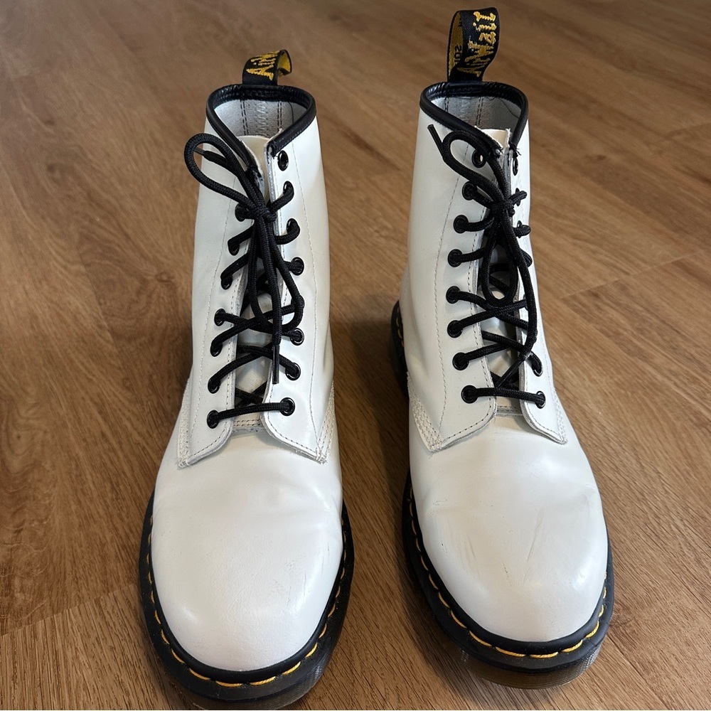Dr Martens 1460 White Smooth Leather Boots Size 11 Men 12 Women Combat Grunge - Picture 3 of 16